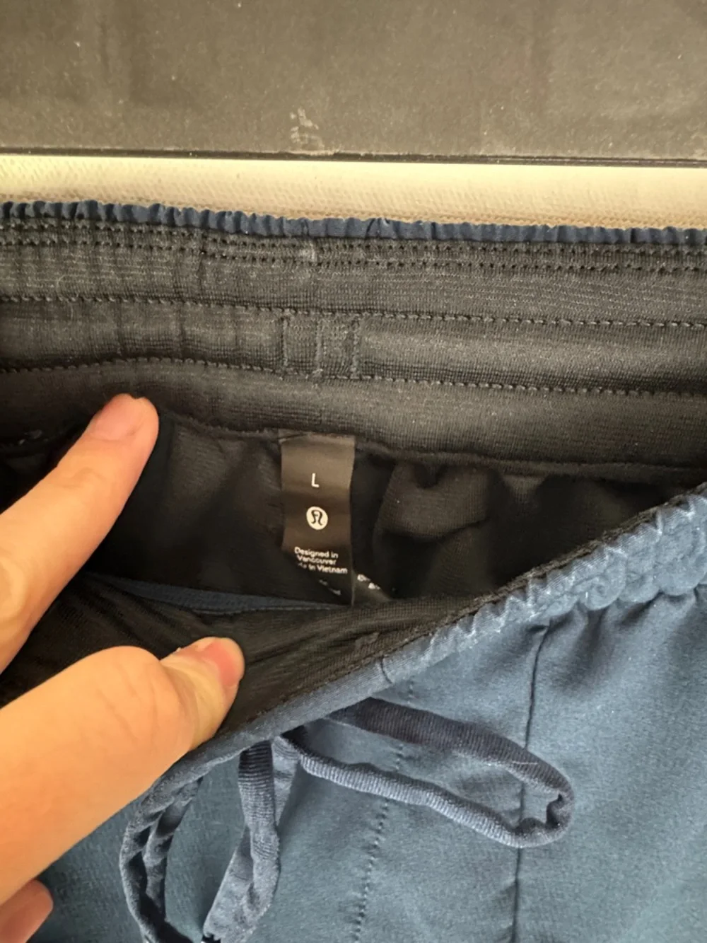 Lululemon Joggers - Men's Large - Picture 4 of 6